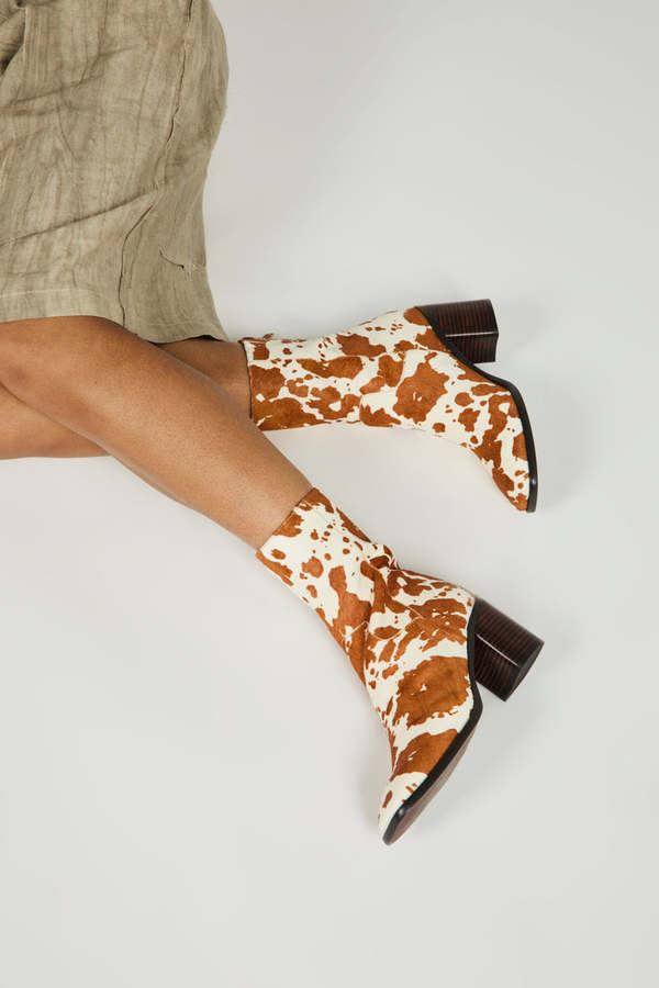 "INTENTIONALLY __________." PG BOOT - MOO/MOO BROWN/TAUPE