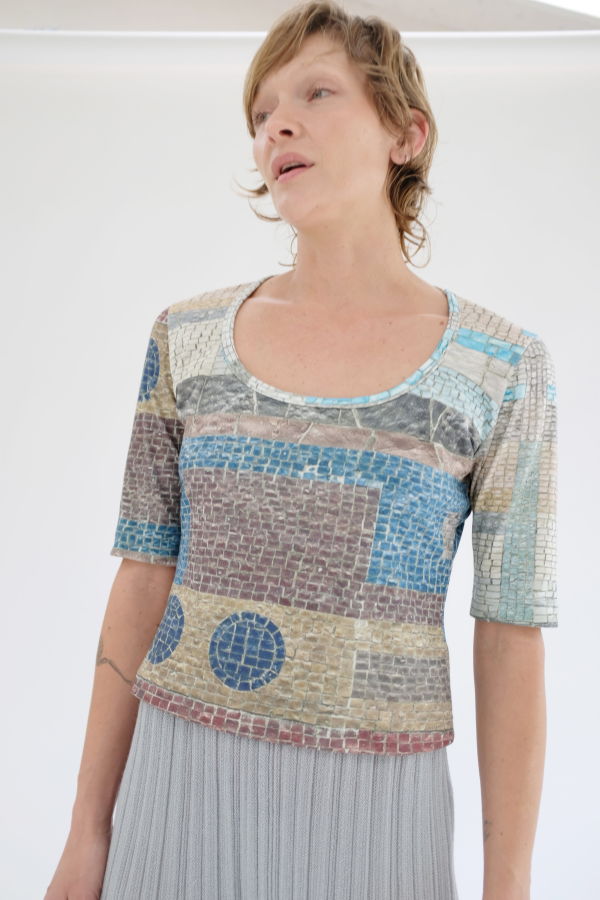 Beklina Scoop Iceland Mural Tee - Petal