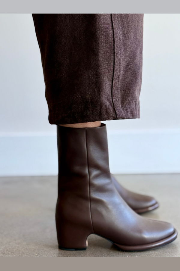 Lauren Manoogian Arch Boots - Saddle