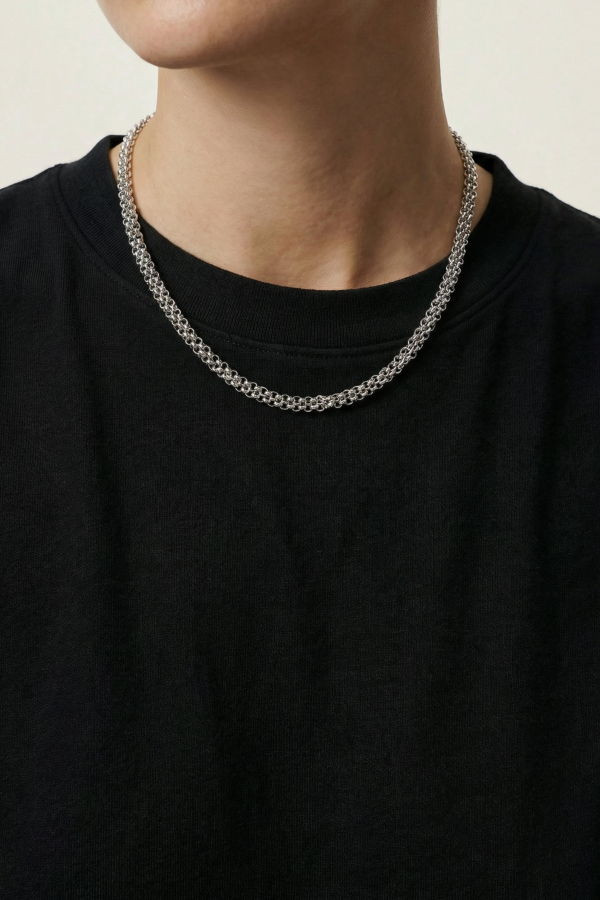 llayers Reverb Necklace
