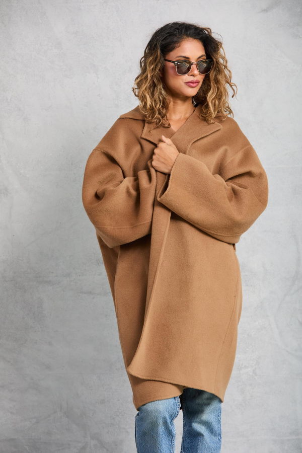 MAMÈNE Stable Coat in Wool Coat