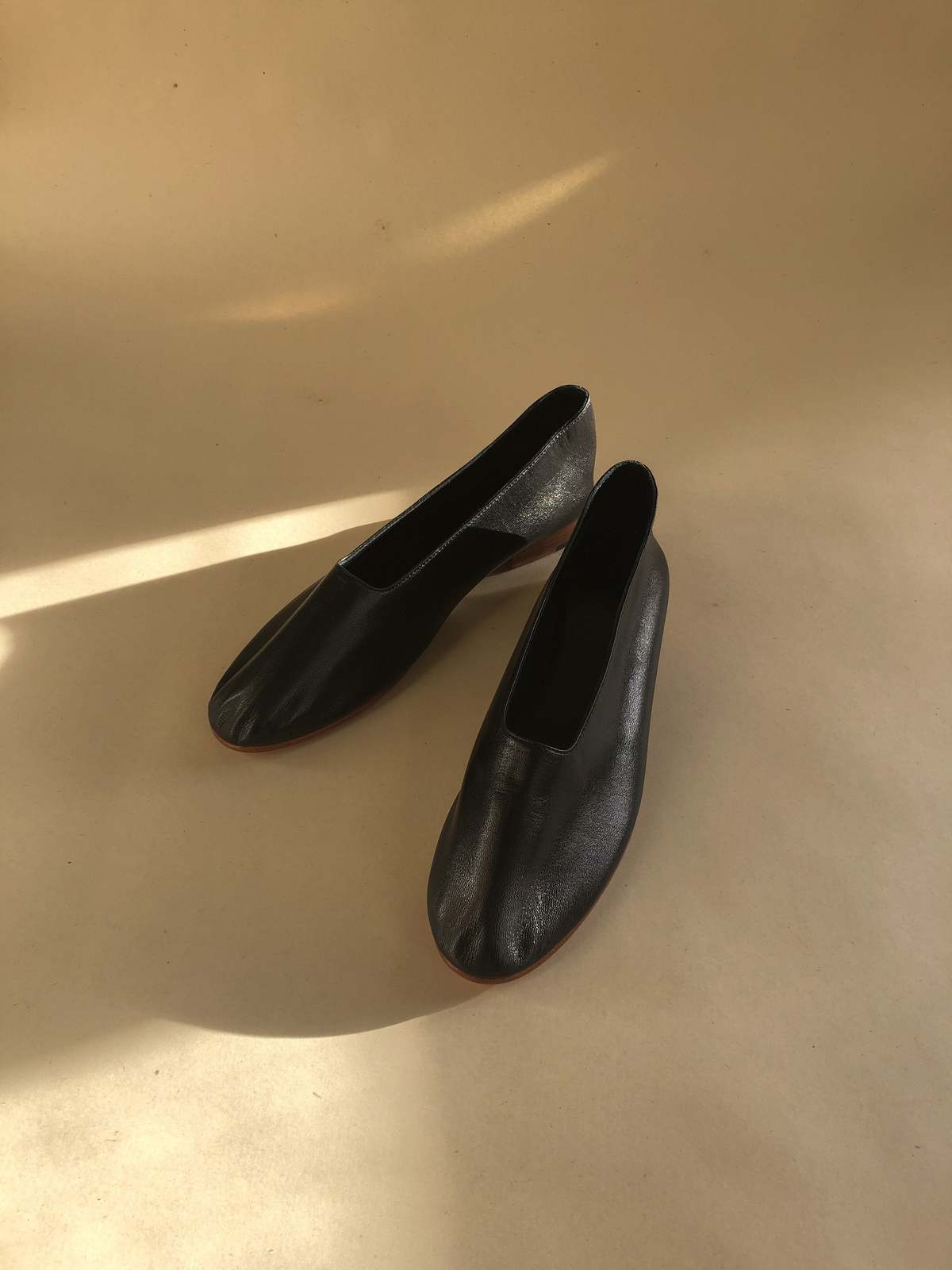 Martiniano Glove Shoe - Black - Image 1 of 2