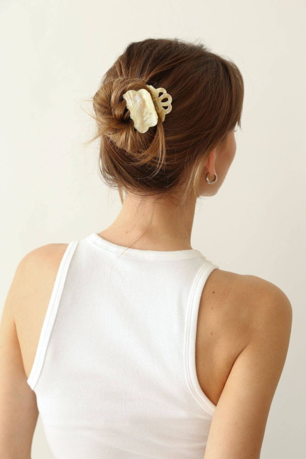KŌV Muse Clip Hair Accessory - Oak