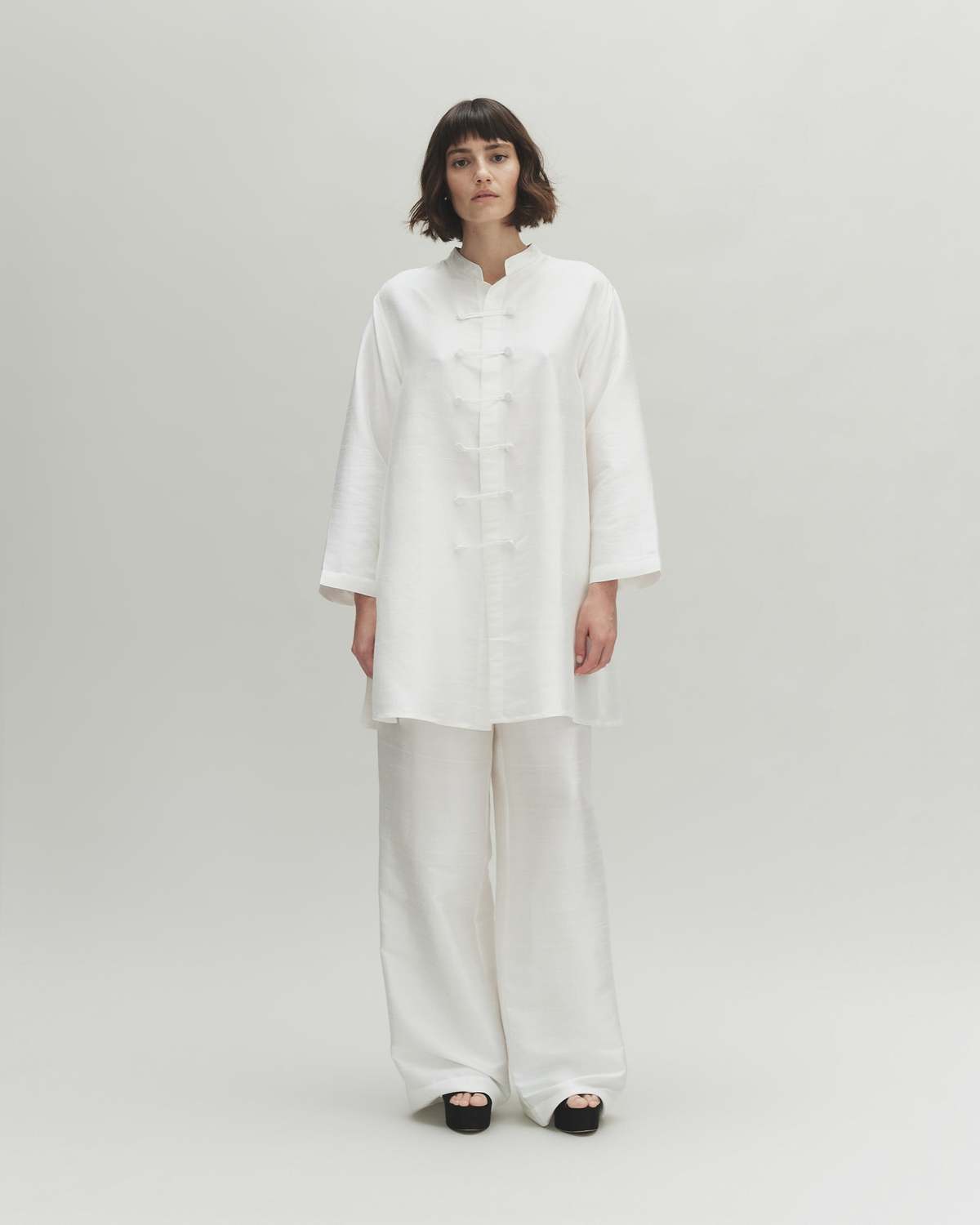 Chelsea Mak Grant Pant in Cloud - Image 3 of 8