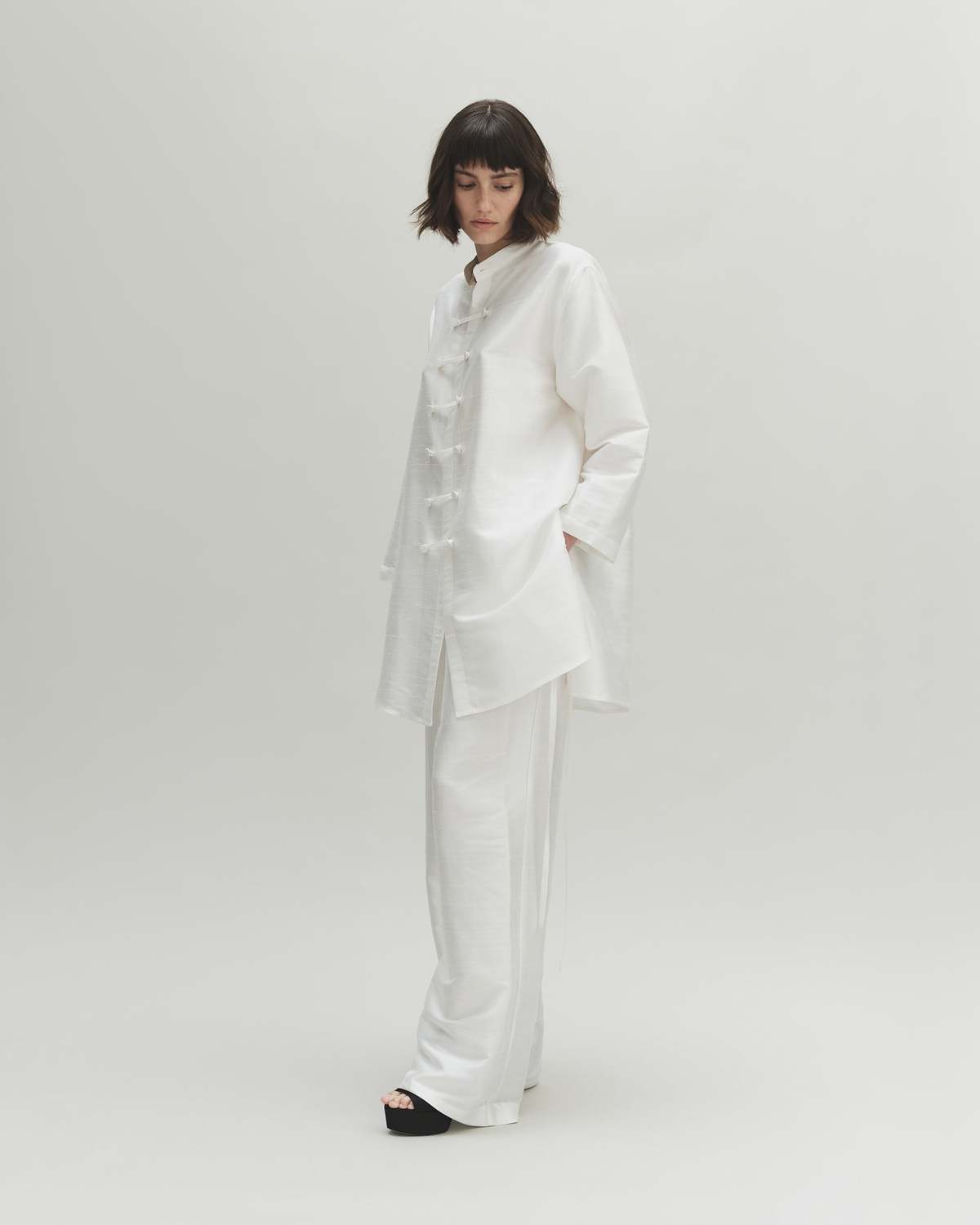 Chelsea Mak Grant Pant in Cloud - Image 5 of 8