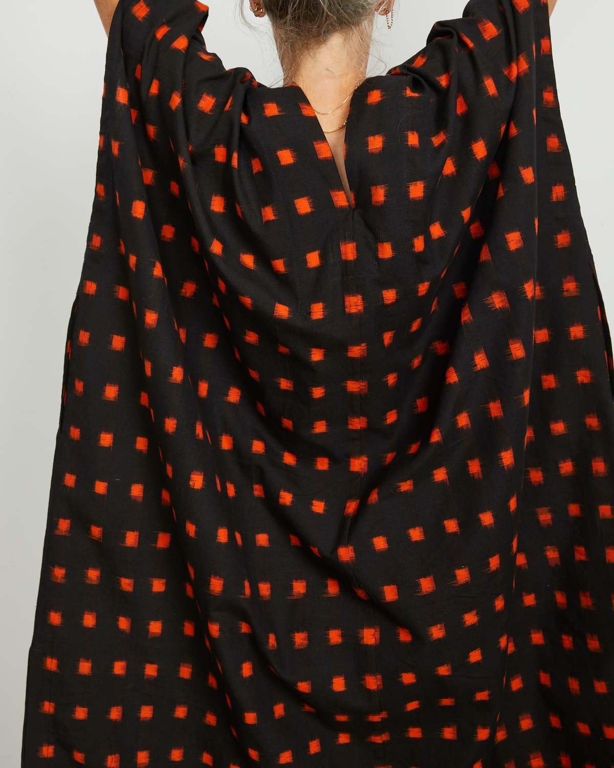 LWN Sello Caftan - Flame Pixel - Handloom Ikat Coverup - Image 4 of 6