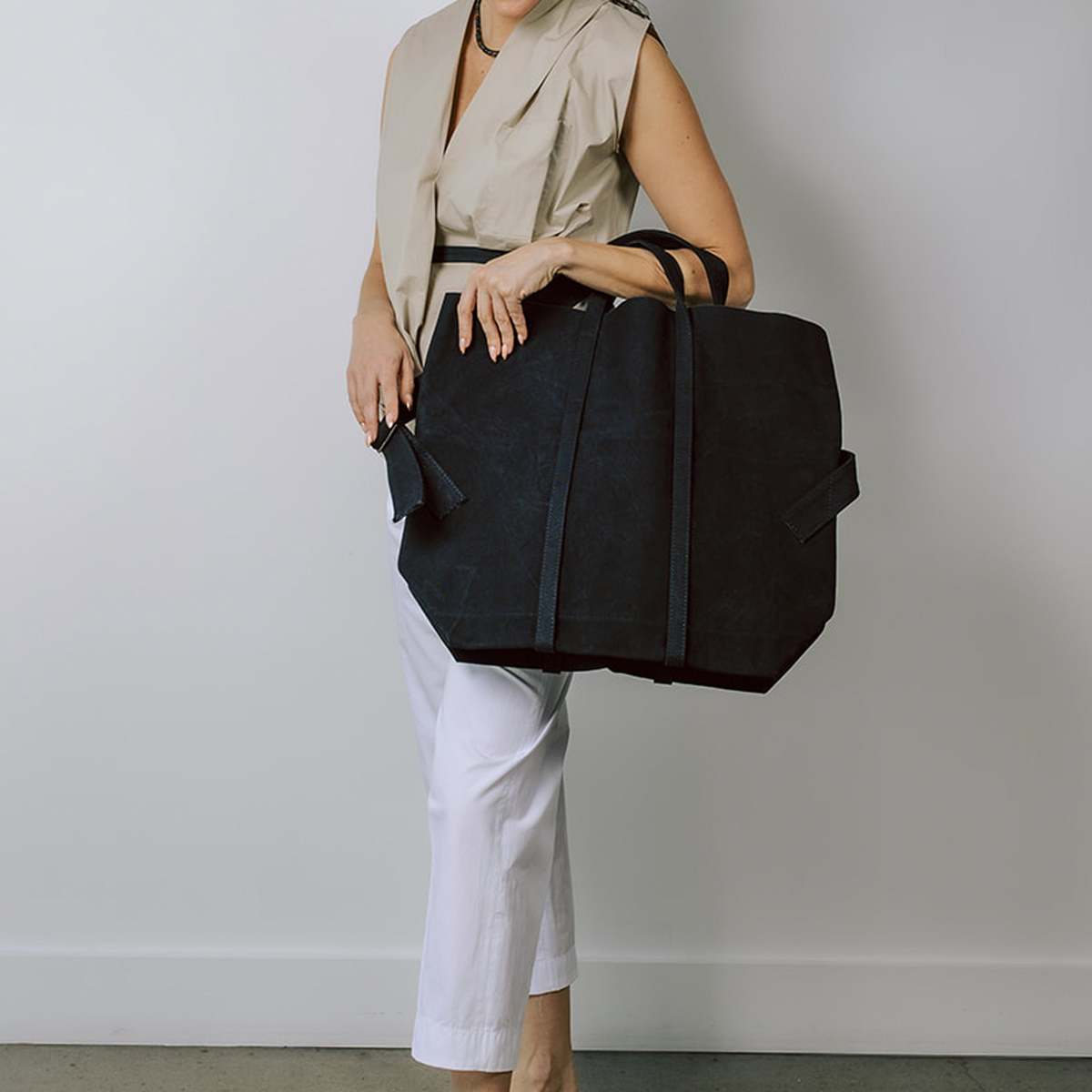 AMIACALVA Washed Canvas Messenger Bag - Image 2 of 3