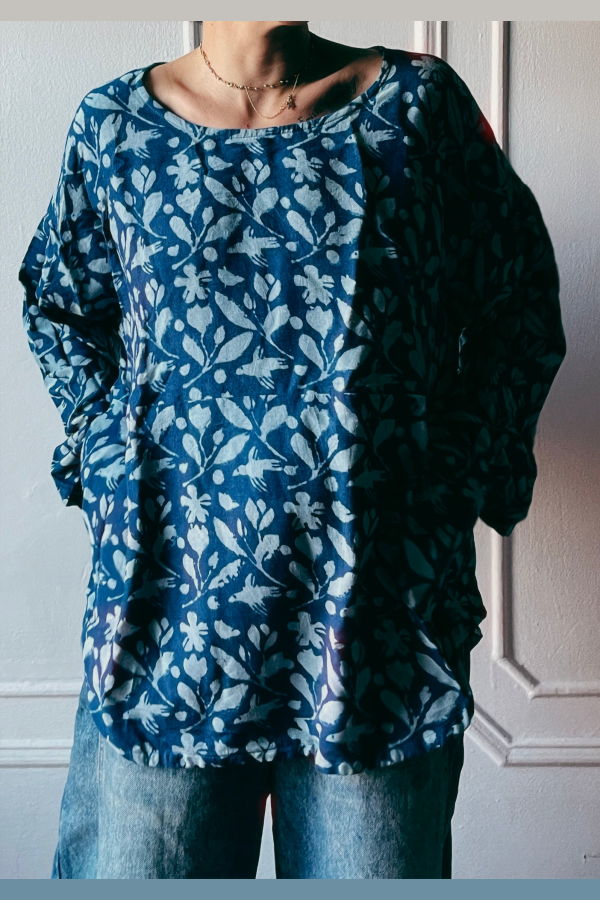 PO-EM Everyday Top in Silk Indigo Sky-Garden Print