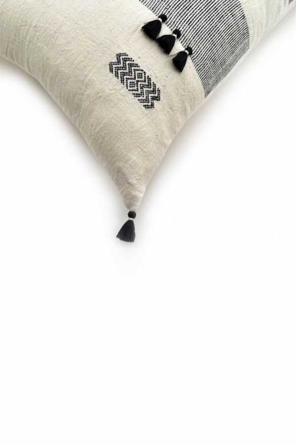 Nimmit Sti Handwoven Pillow Cover
