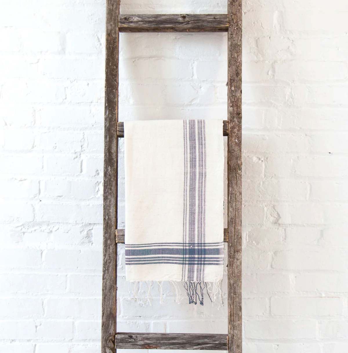 Creative Women Cabin Hatch Cotton Hand Towel - Image 6 of 6