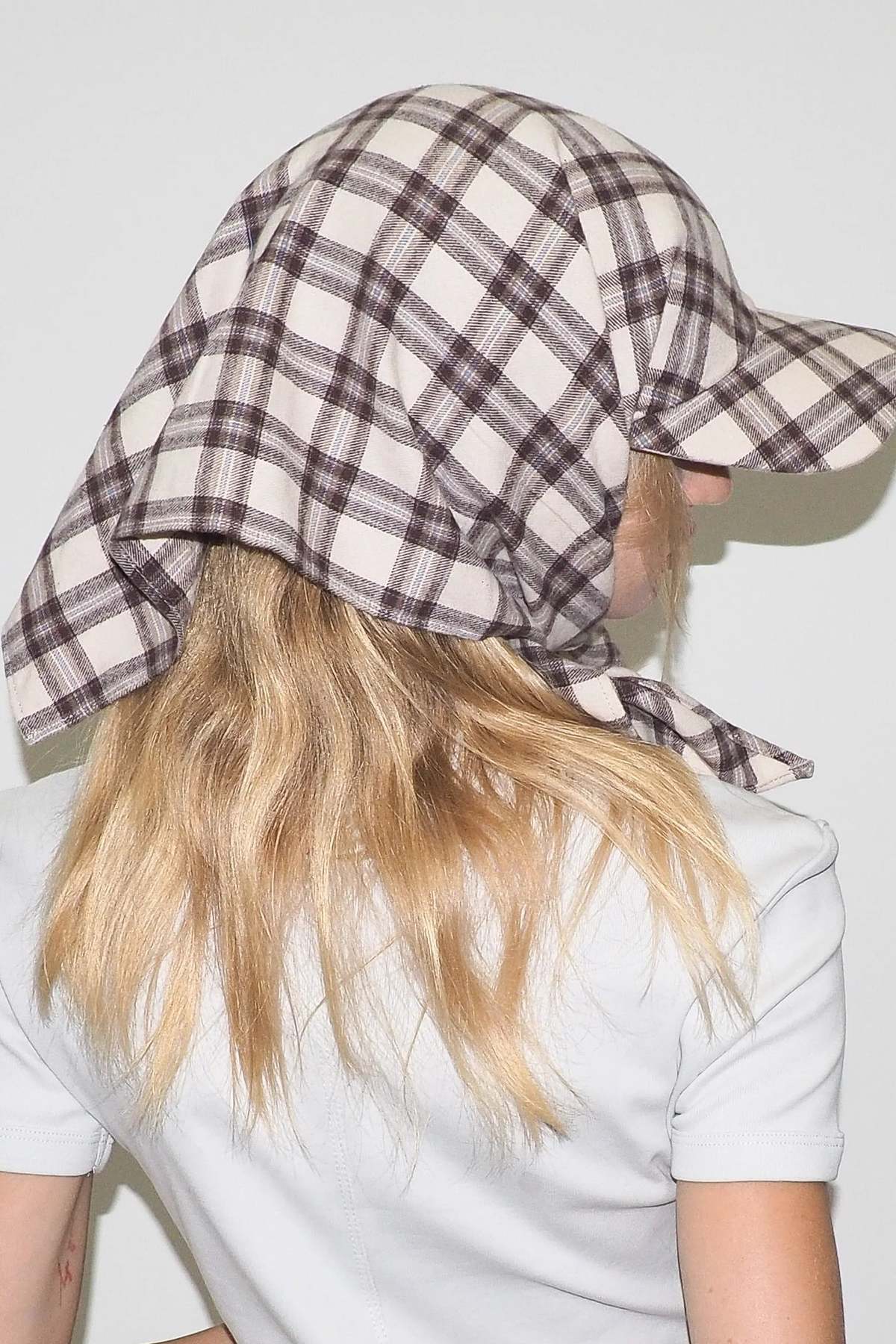 Clyde Brim Scarf - Image 4 of 7