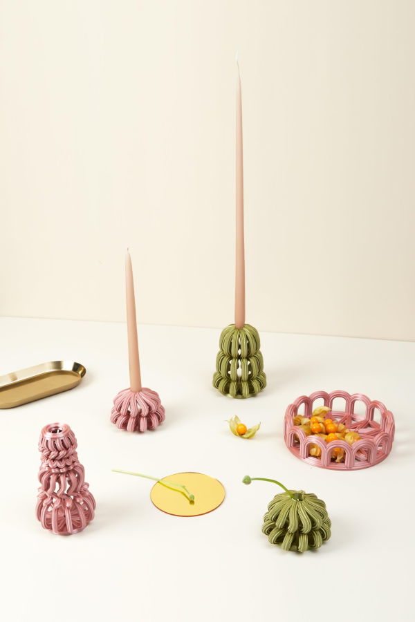 Form & Seek Frosting Loop Candle Holder