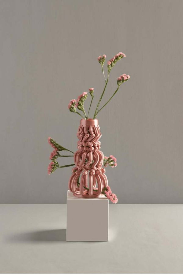 Form & Seek Frosting Loop Candle Holder