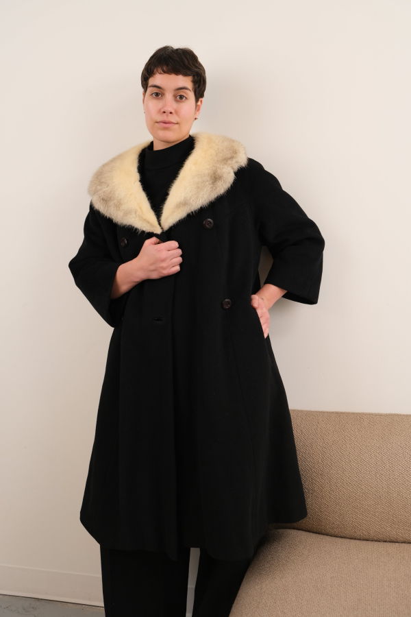 Hermine Vintage 50s Onyx Wool Fur Collar Double Breasted Coat - Black
