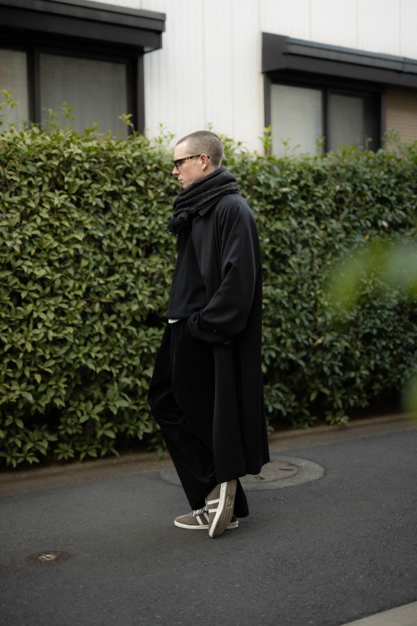 Comoli Wool Gabardine Balmacaan Coat - Black