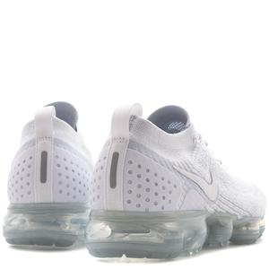 triple white vapormax 2