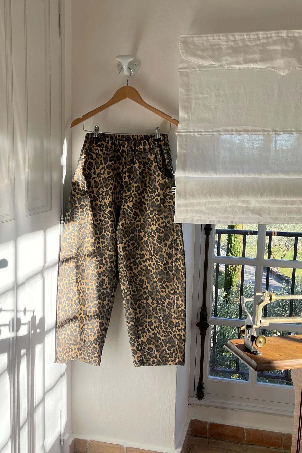 Le Bon Arc Pants - Leopard - Image 4 of 4