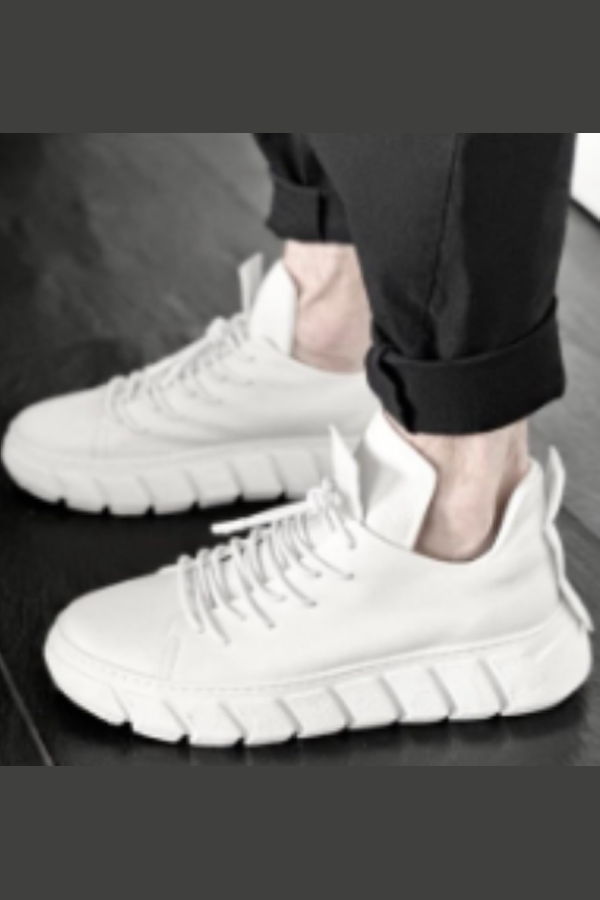 Puro Low Spike Sneaker