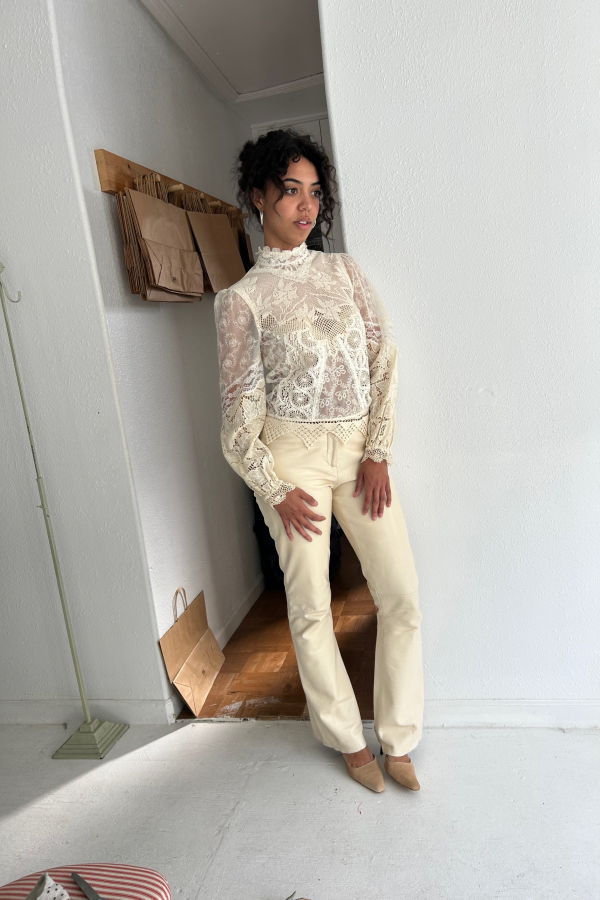 Horizons Vintage Sandi White Doily Blouse