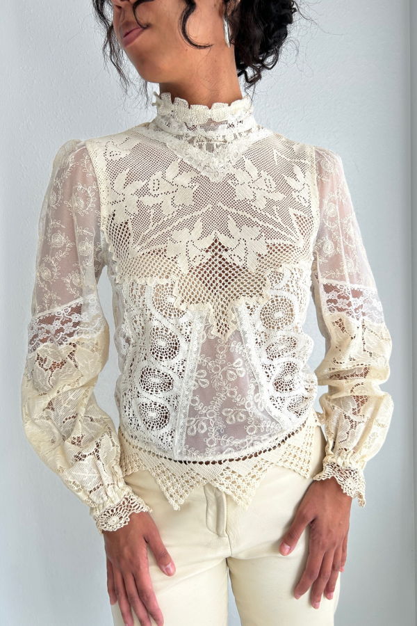 Horizons Vintage Sandi White Doily Blouse