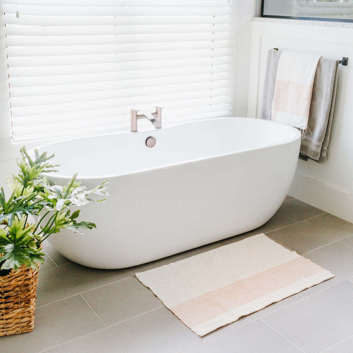 Creative Women Riviera Bath Mat - Image 3 of 7