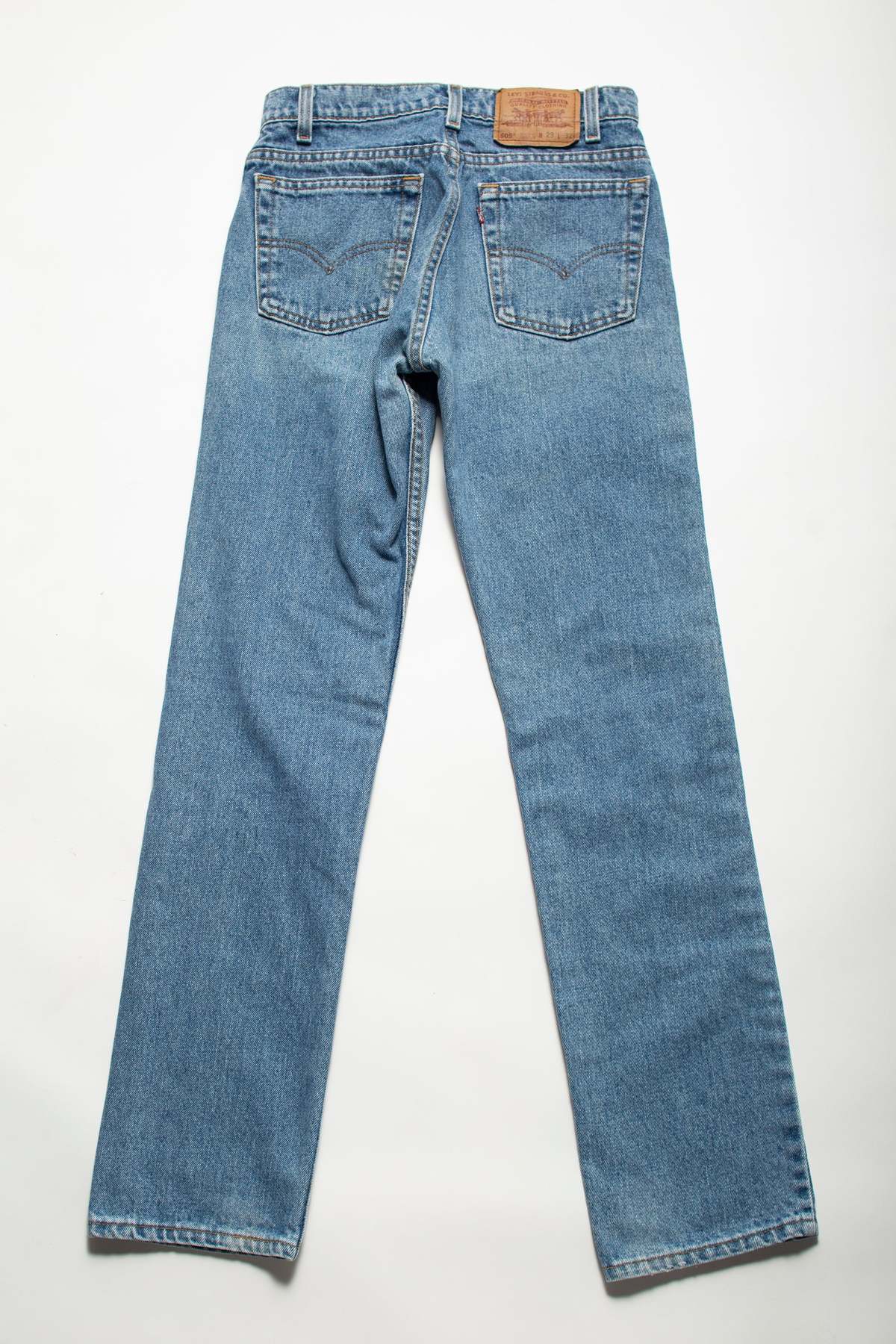 Levi's 505 Vintage Jeans - Mid Wash - Image 3 of 3