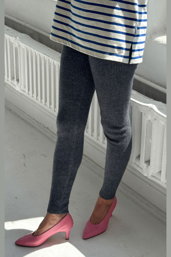 Le Bon Shoppe Cashmere Ribbed Leggings - Charcoal