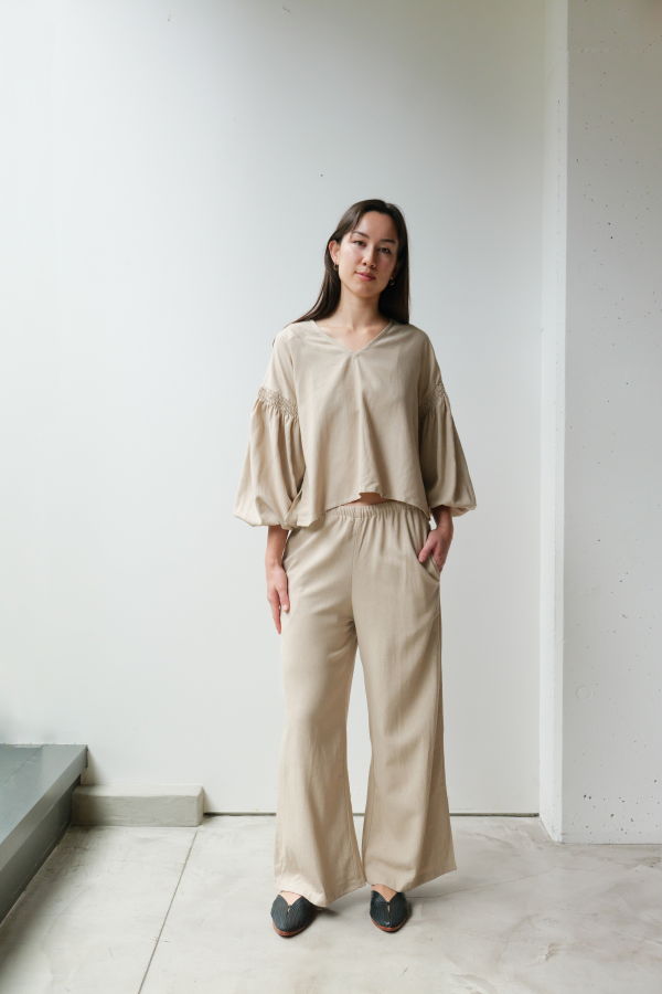 at Dawn. V-neck Puff Sleeve Blouse