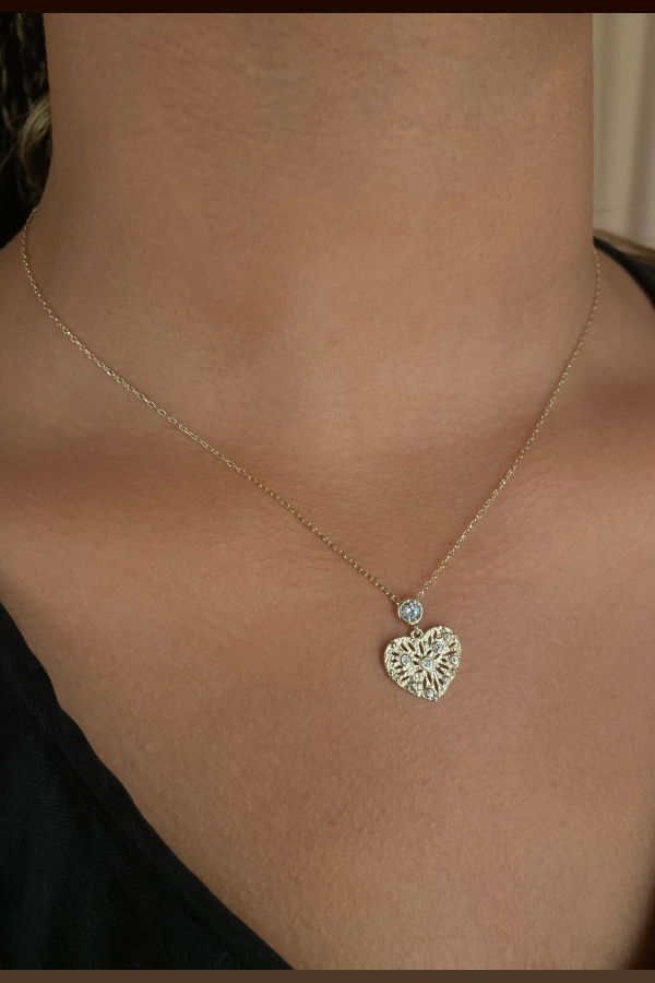The NKC Store Gold Webbed Heart Necklace