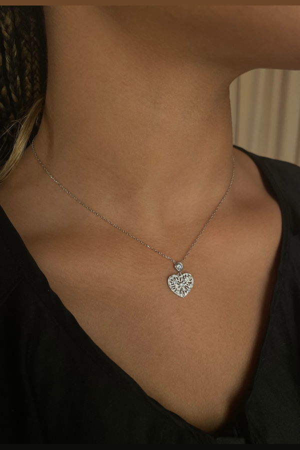 The NKC Store Silver Webbed Heart Necklace