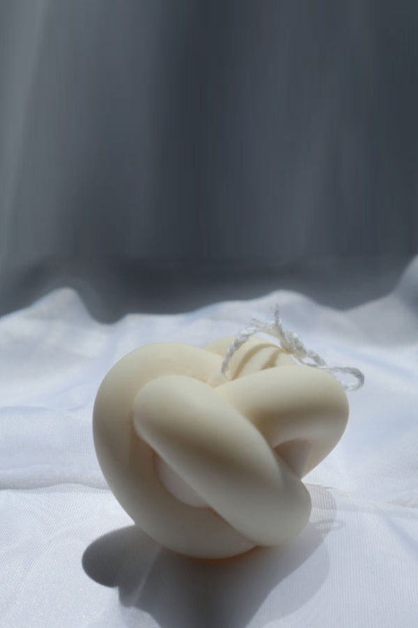 AARAM LUX The Simple Knot Candle