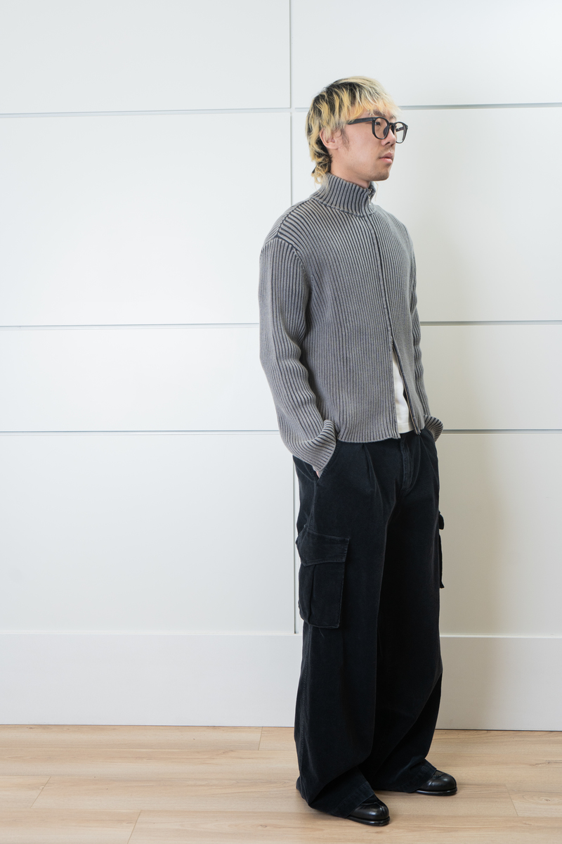 INSAIT Fade Zipper Sweater