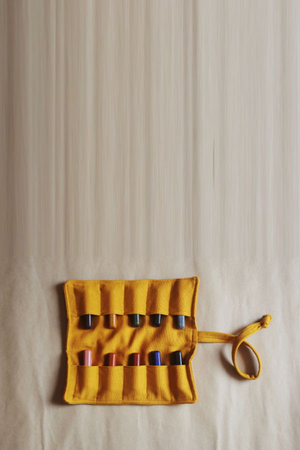 Kids Smilogy Beeswax Crayon Fingers Set of 10 Crayons in Crayon Roll