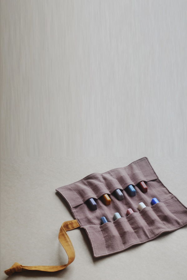 Smilogy Toddler Beeswax Crayon Fingers in a Crayon Roll, Set of 10 Crayons