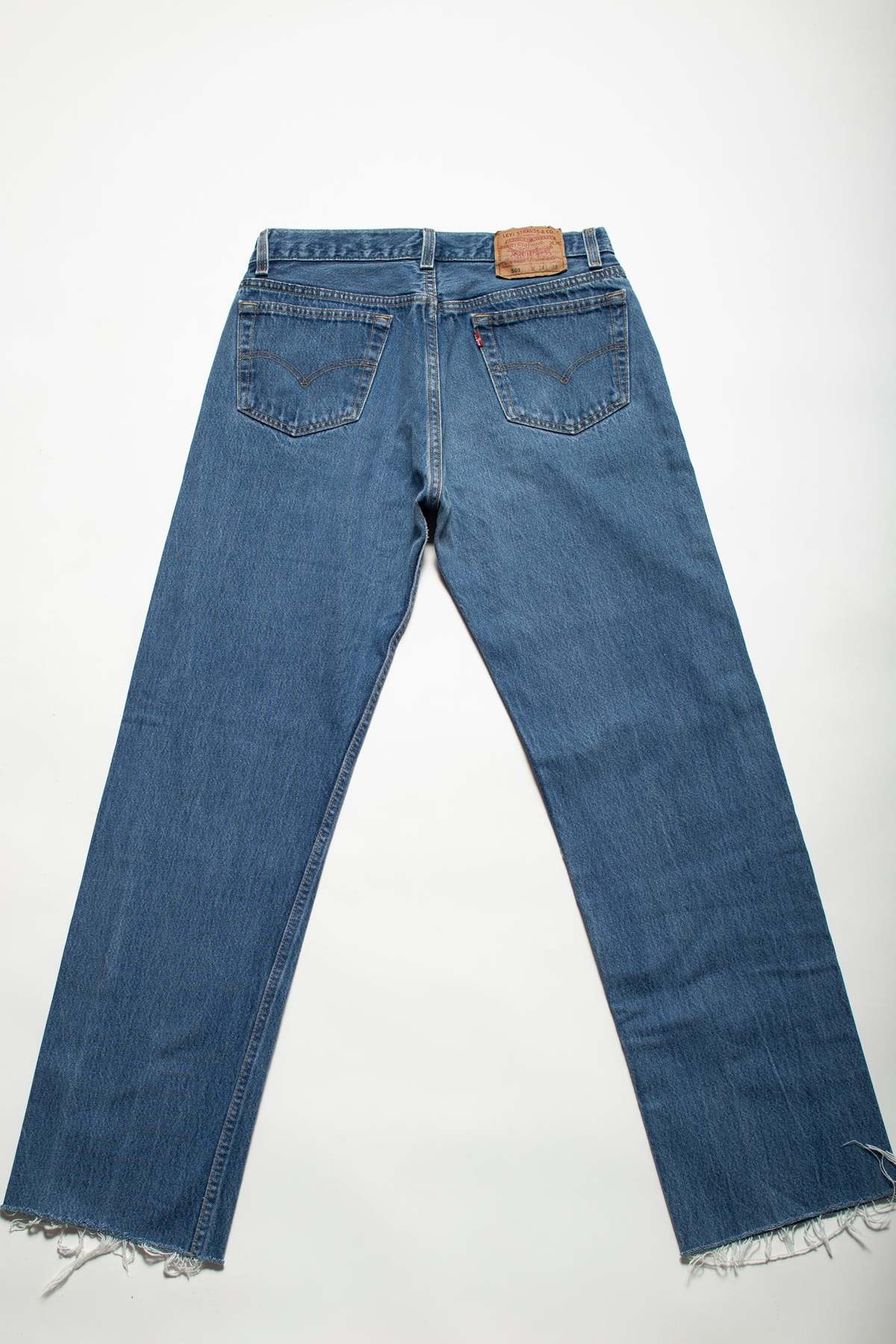 Levi's 501 Jeans - Mid Wash - Image 3 of 3