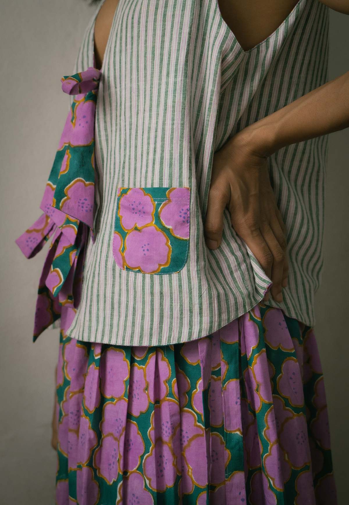 IKKIVI Clover Reversible Waistcoat - Multi-Color - Image 5 of 11