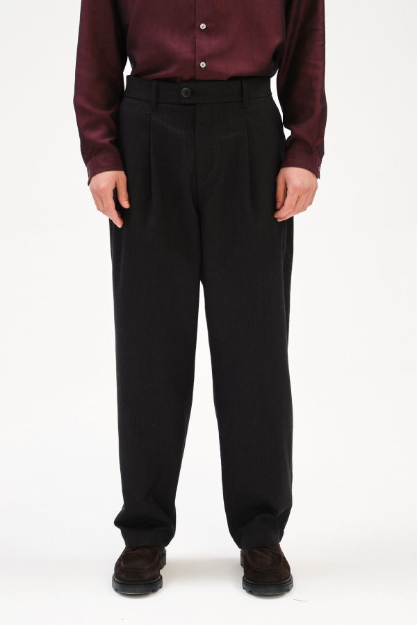 Delikatessen Amsterdam Trousers in Winter Anthracite Chino from Subalpino Mill
