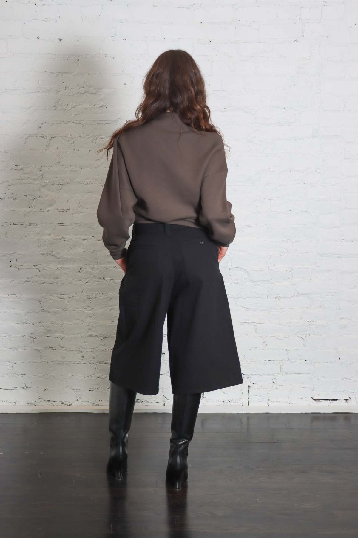 6397 Big Short Shorts - Image 2 of 6