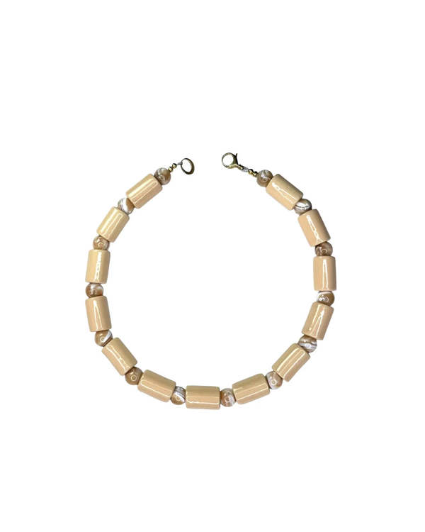 Her New Tribe Crepe and Conch Mother of Pearl Bead Five Necklace - Pink