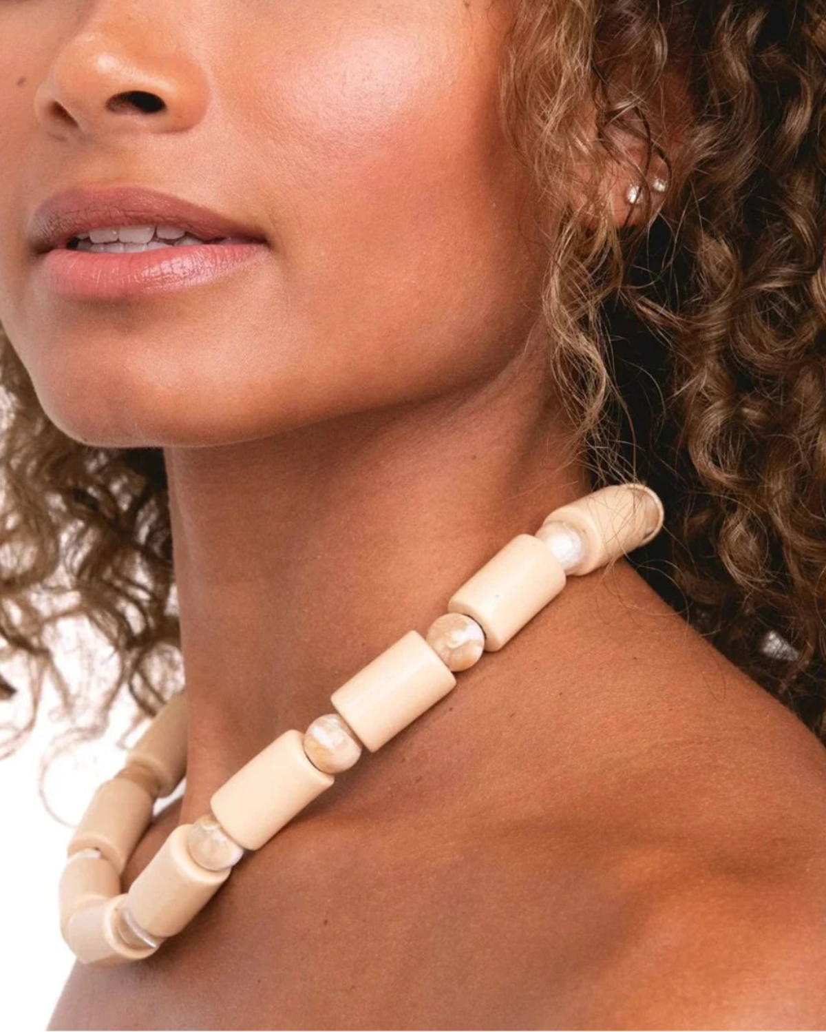 Her New Tribe Crepe and Conch Mother of Pearl Bead Five Necklace - Pink - Image 4 of 4