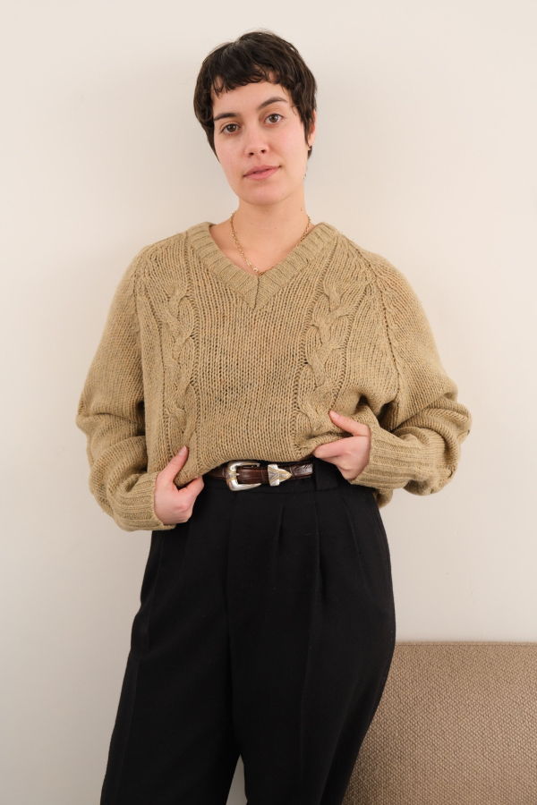 Hermine Vintage 50s English Shetland Wool Cable-Knit V-Neck Sweater - Beige