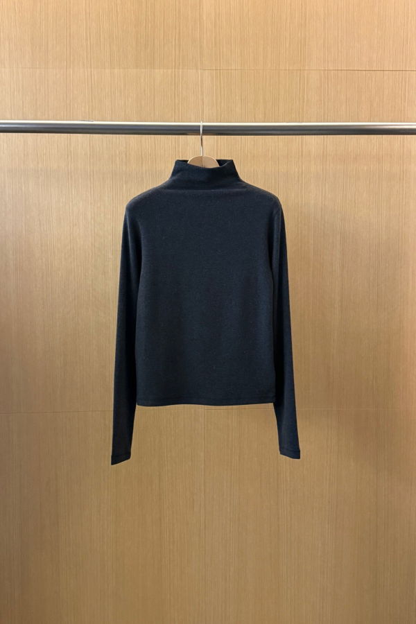 The NKC Store Eve Turtleneck Top - Grey