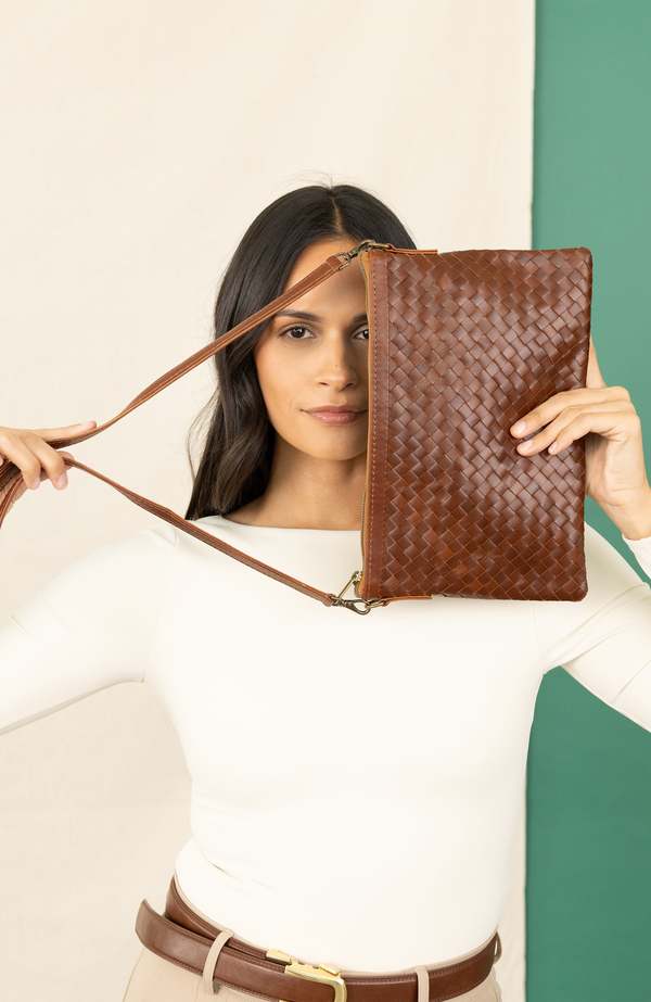 Deux Mains Woven Crossbody Bag
