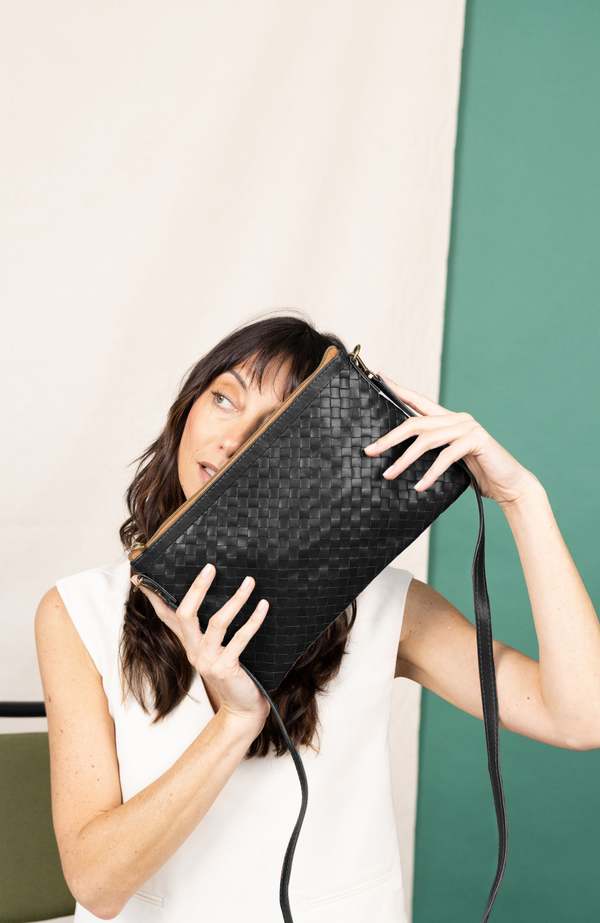 Deux Mains Woven Crossbody Bag