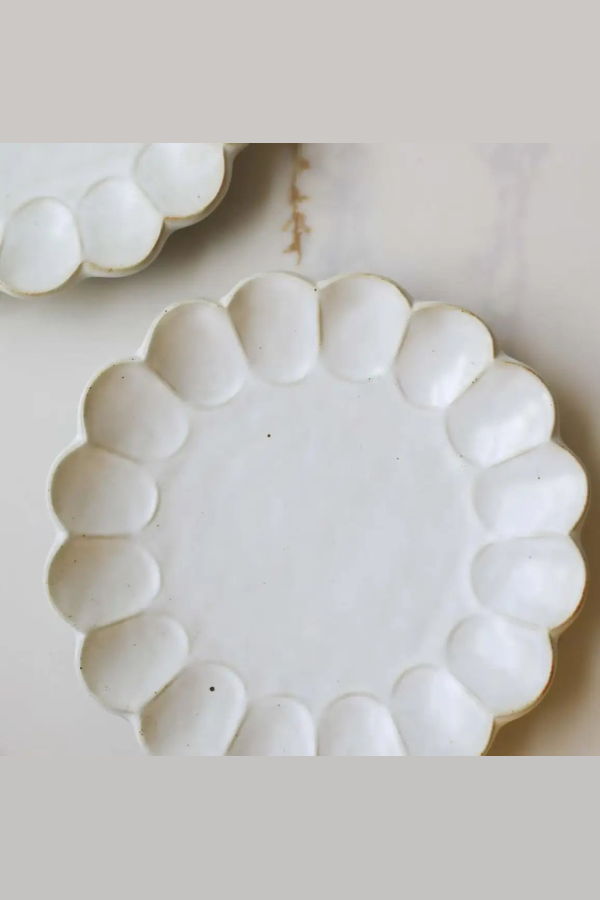Fodory Scalloped Rim Large Plate