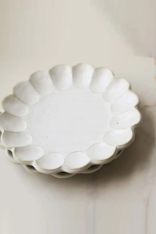 Fodory Scalloped Rim Large Plate