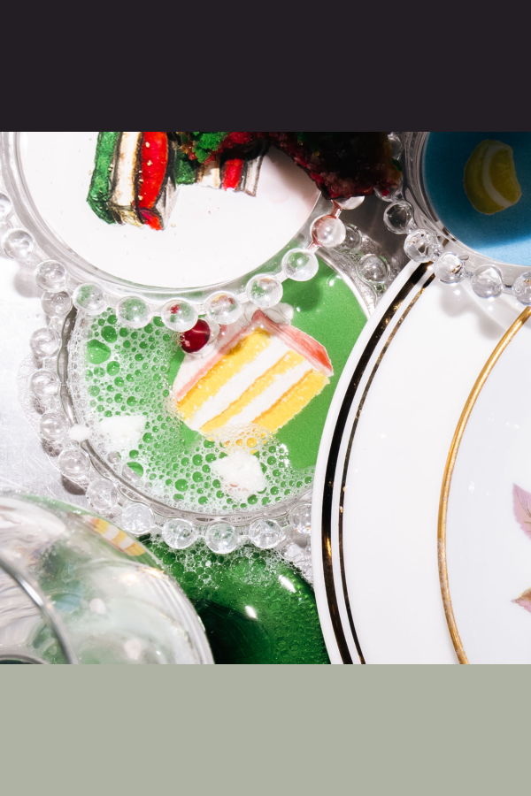 Wear Your Snacks Yellow Cake Dish