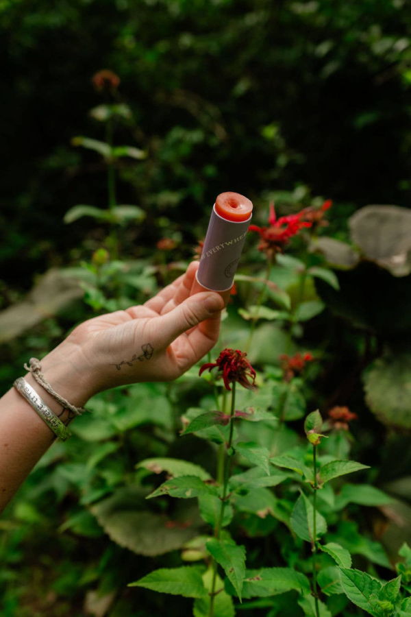 Lovewild Design Rosita Cielo Glow Sensitive Skin Moisturizing Shimmer Stick