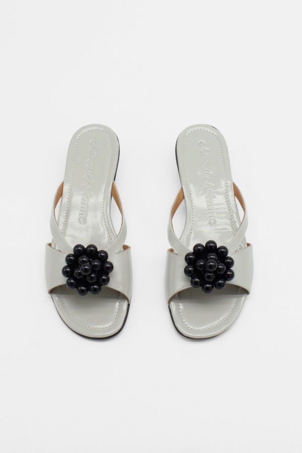 About Arianne Flora Sandal