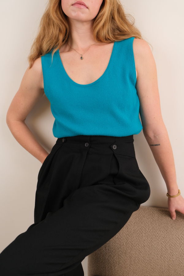 Hermine Vintage 00s Aegean Neiman Marcus Cashmere Sleeveless Sweater - Blue